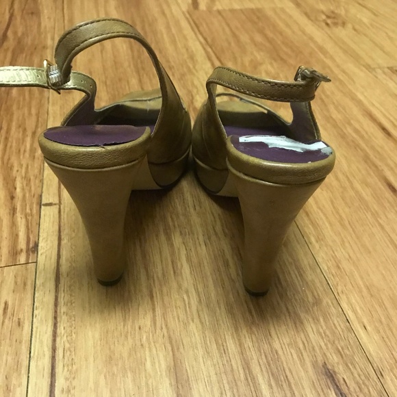 Madden Girl Brown Leather Peep Toe Slingback Heels - Picture 4 of 6